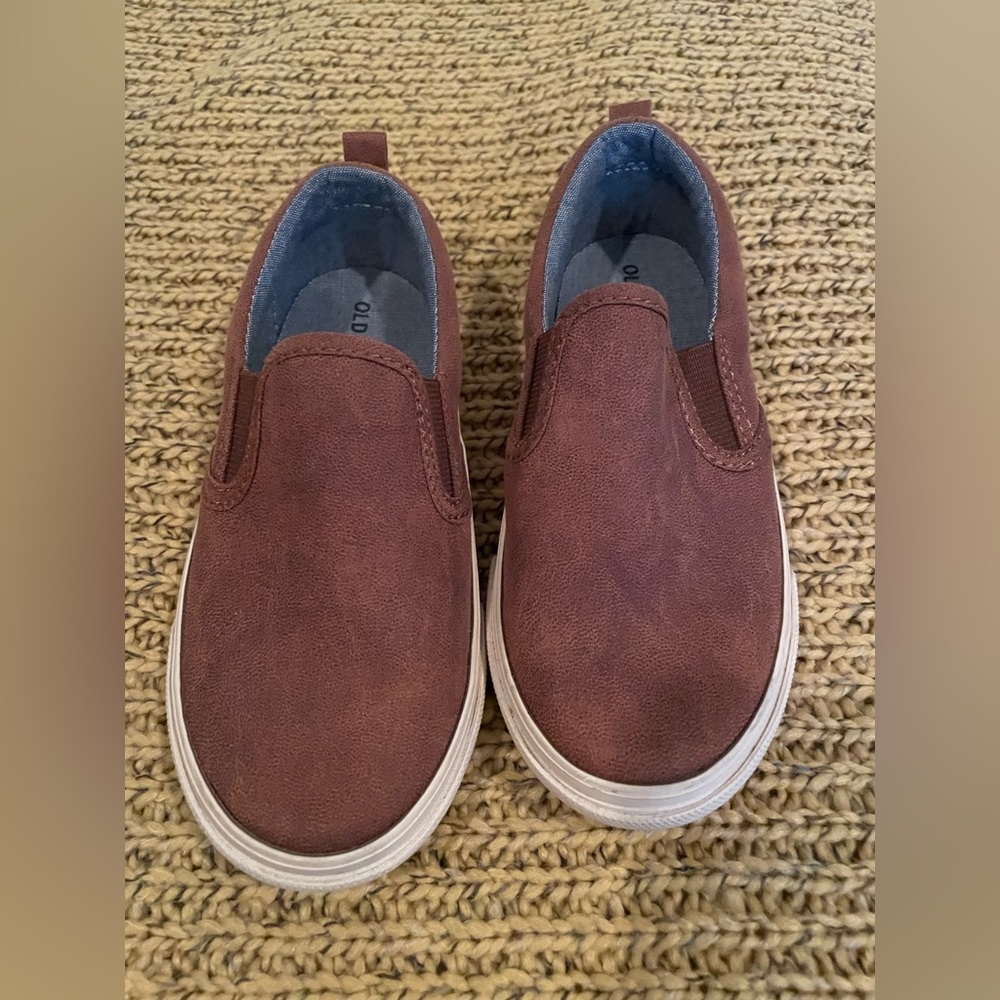 Used Faux-Leather Slip On Sneaker for Toddlers Boys/Old Navy Child 9/10C